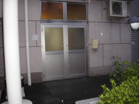 【宮崎県　延岡中央店】ビル用サッシで、カバー工法しました。（大分県大分市　O施設）